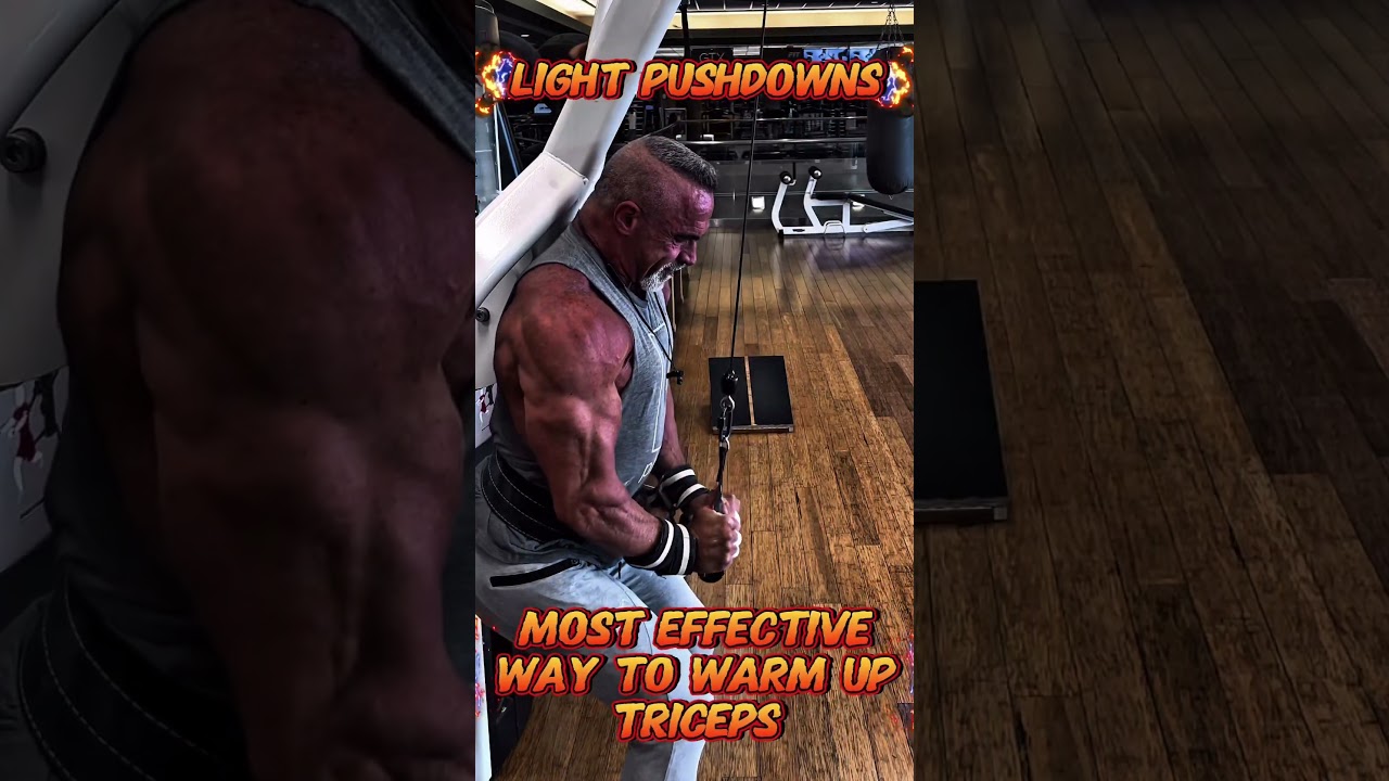 MOST EFFECTIVE WAY TO WARM UP YOUR TRICEPS #warmup #workout #muscle #motivation
