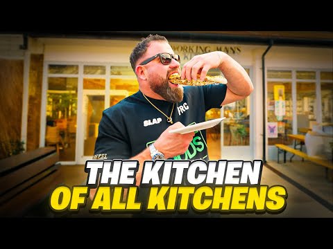 Video thumbnail: THIS TINY PIZZA SHOP IS CRAZY!