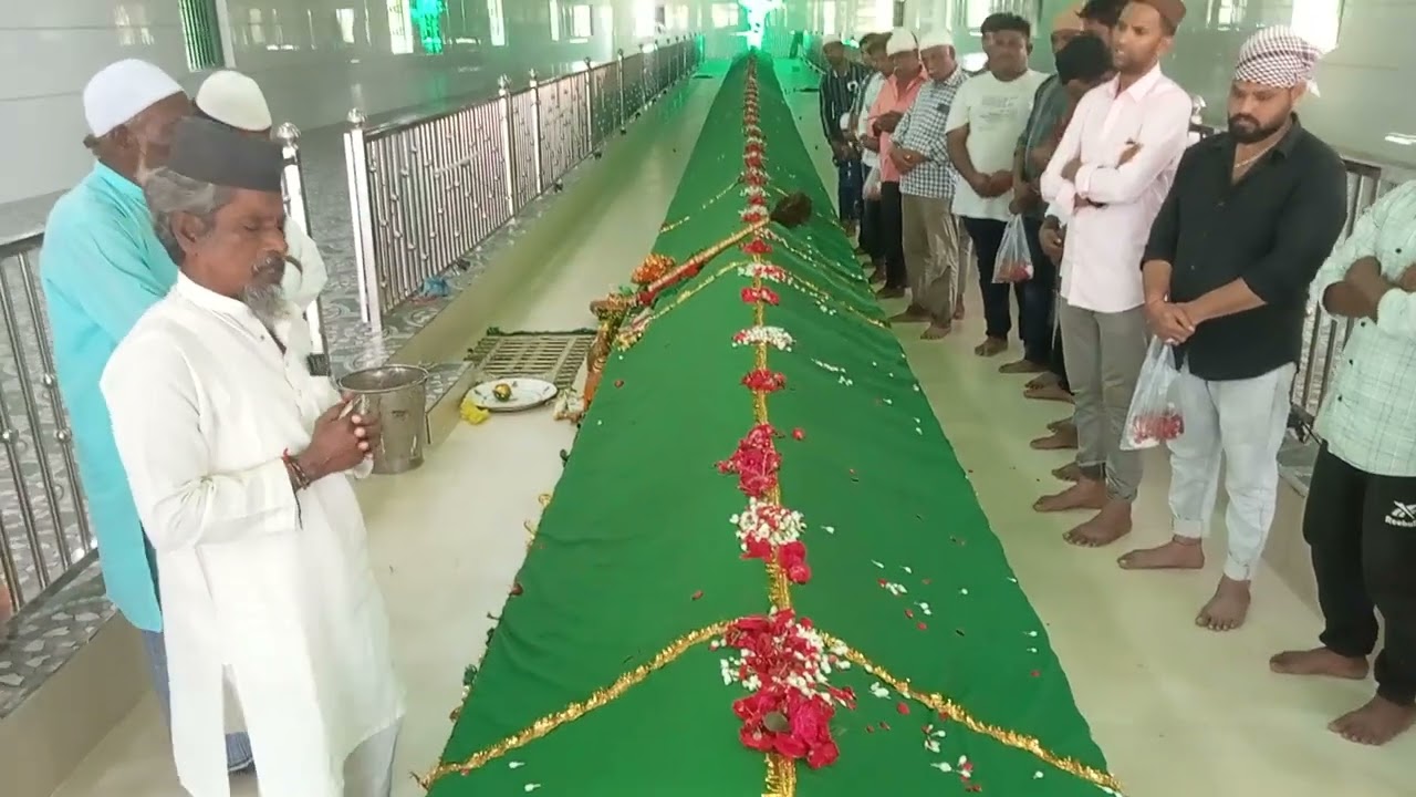( 12/12/2025 ) Venadu Dargah Khadim Shaik Mukthiyar Saheb Reciting The Salam A Day Of Jum'a Namaz
