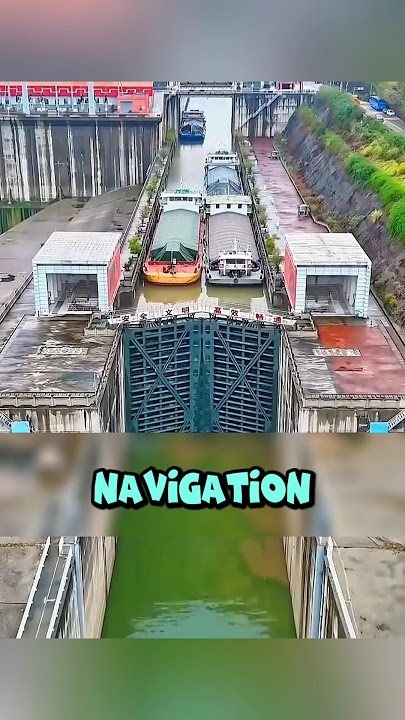 Kapal Melewati Bendungan