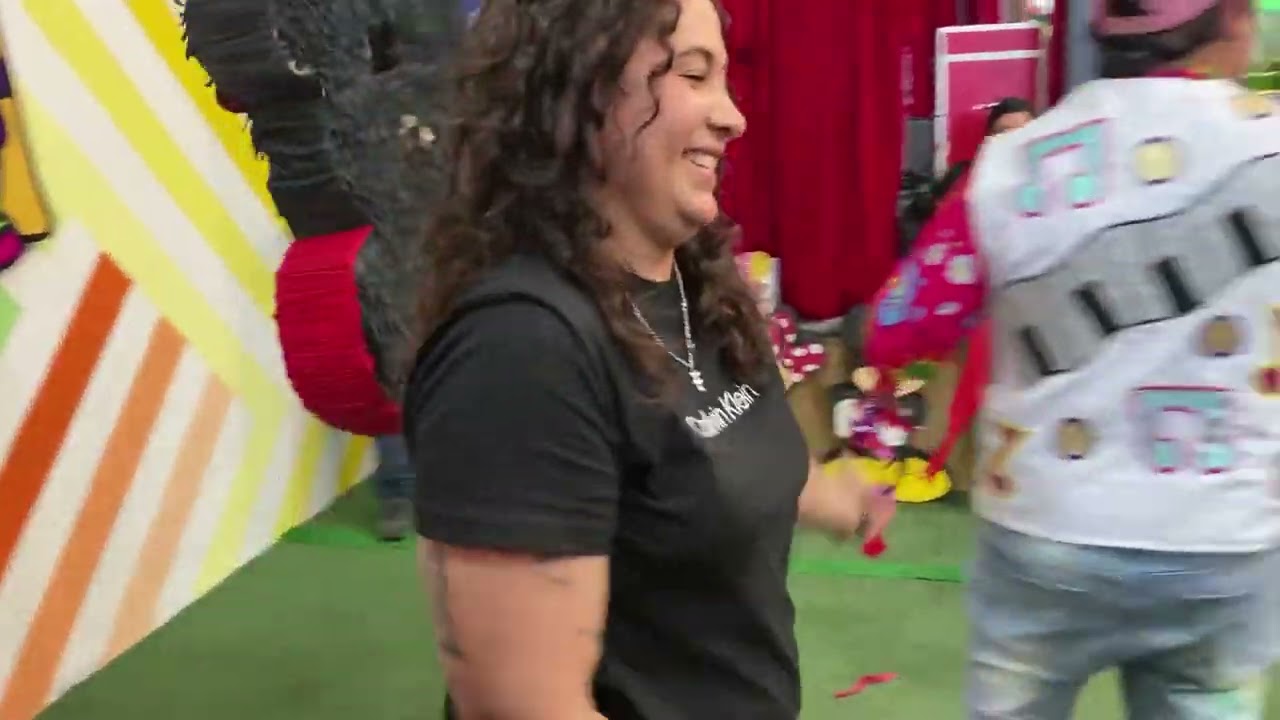 ROMPIENDO LA PIÑATA 20