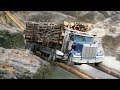 Truck Crossing The Dangerous Wooden Bridge-Amazing Trucks Driving Skills on Extreme Roads