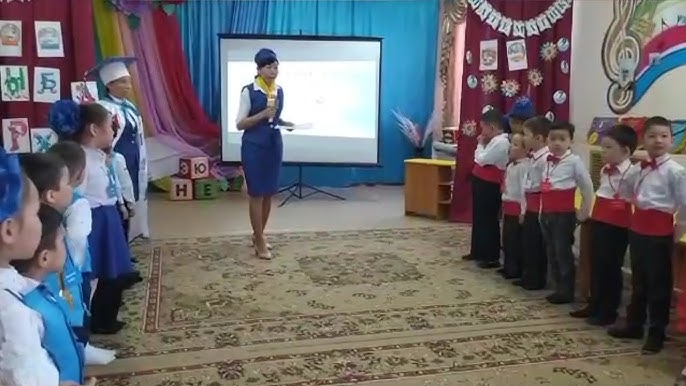 Мәскеулік студенттер саябақта жас брюнетканы ақша үшін алдап кеткен.