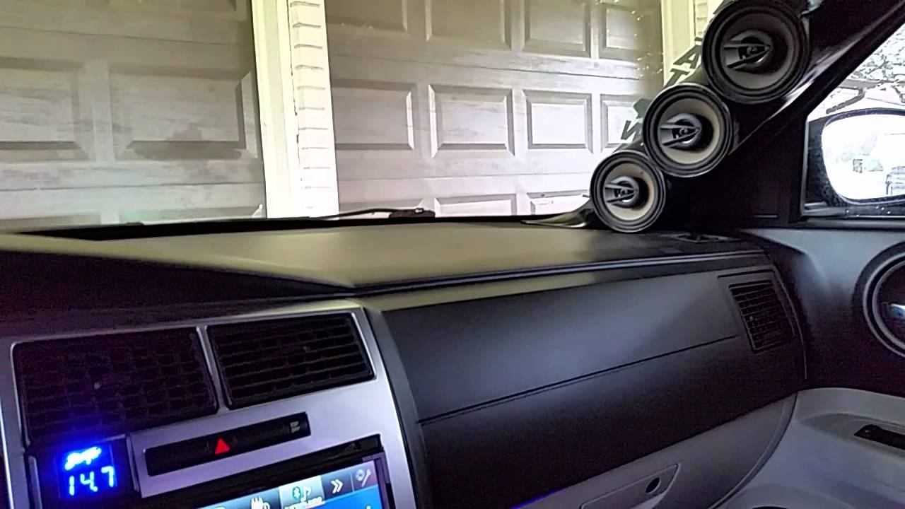 RT Charger Mmats Pro Audio playing mids and highs