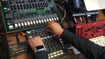 Roland TR-8,SH-01A Novation LaunchControl XL, ableton live 10"Check Hardware"