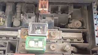 2003 Isuzu Crosswind Fuse box lid label