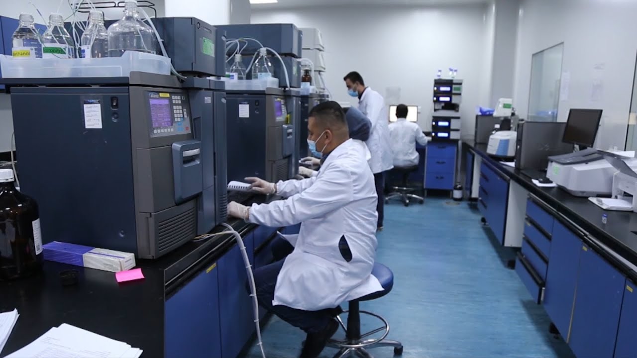 معمل بايونير للصناعات الدوائية ينتج علاجات تستخدم لحالات الاصابة بكورونا