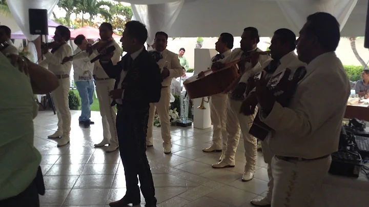 Ernesto Adame Mtalas con mariachi Campirano