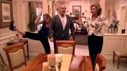 Arrested Development - George, Lucille, Lindsay & G.O.B. Chicken Dance