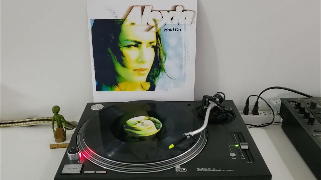 Hold On (Memê Extended Club Mix) Hold On (Memê Extended Club Mix)