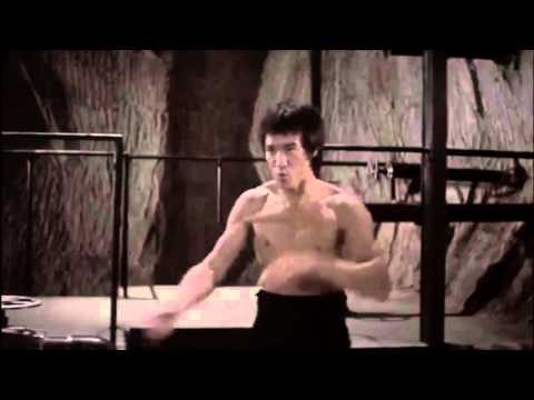 Bruce lee's nunchaku technique slow motion (Enter The Dragon)