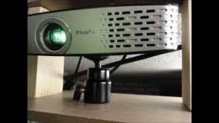 Connect your Xbox360 with Kinect to a LED Picobeamer