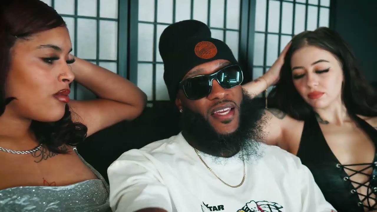 The Musalini feat. Seattle's Key & Izzy Hott - Right @ You