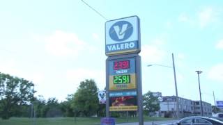 Filling up at the o'l Valero