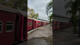උදය දේවී #srilankarailways #train #railtrack #traintravel #railwaycontent #traintrip #railway