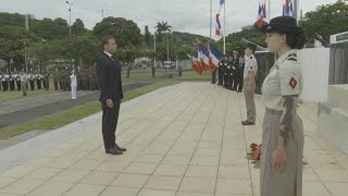 Macron assiste à une cérémonie militaire à Nouméa | AFP Images