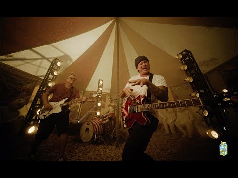 blink-182 - EDGING (Official Video)