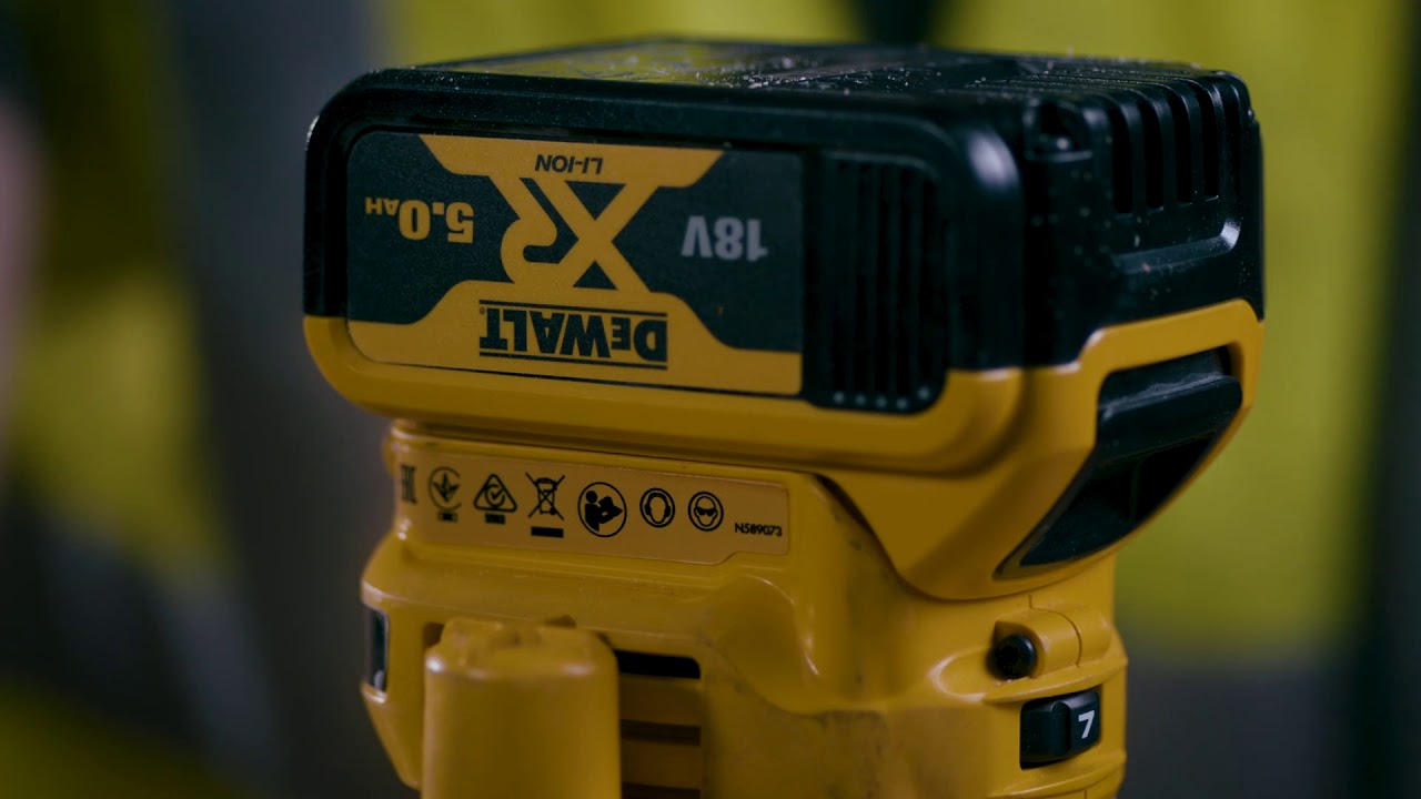 Affleureuse défonceuse 18 V XR BRUSHLESS 6 - 8 mm + 2 batteries 5 Ah +  coffret T-STAK DEWALT DCW604P2-QW - DEWALT - DCW604P2-QW