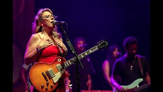 Susan Tedeschi shreds! on &quot;Just Wont Burn&quot; 11/29/22 Boston, MA