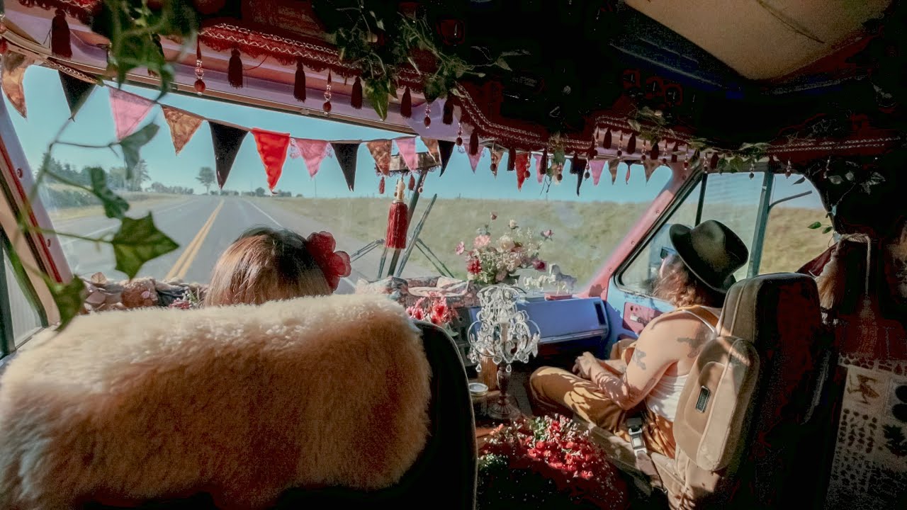 Everybody Loves My Baby - The Vaudevillian