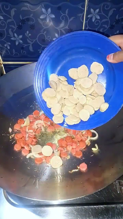 baru tau ternyata gampang banget bikin menu kwetiau. gak kalah sama Abang penjual di depan sana.