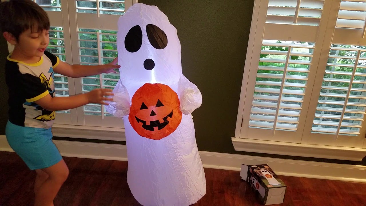 toysrus Halloween spooky ghost inflatable
