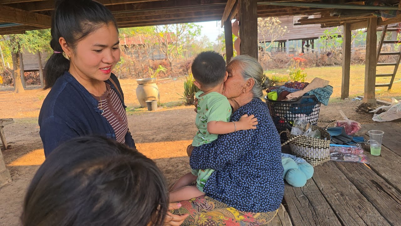 ขอบคุณแม่อุดหนุนซื้อผักธันวาน้อยให้ยายน้องหลีด
