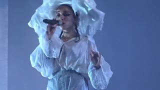 FKA Twigs - Pendulum - Live In Vincennes 2019