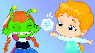 Groovy the Martian on ice! | Has Phoebe super powers like Elsa Frozen? What an adventure!