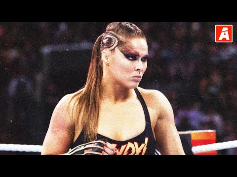 Ronda Rousey returns to WWE, eliminates Charlotte Flair to win ...