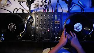 Livestream #55 - Drum & Bass Vinyl Session
Multistreaming with https://restream.io/?ref=vl3BV
Also live on VK for all Russian folks out there
https://vk.com/f1rstpers0n
Support the stream session:
https://streamlabs.com/trirathomchantra
https://www.patreon.com/f1rstpers0n
Twitch (mirror): https://go.twitch.tv/f1rstpers0n
Happymouse Discord server: https://discord.gg/5KYc9w5
Listen on Mixcloud:
https://www.mixcloud.com/f1rstpers0n/livestream-051520-drum-bass-vinyl-session/
Tracklist
00:07 | DJ Trace & Pete Parsons - Azure
04:10 | Hydro & War - Shifting Sands (feat. Fileds, M-Zine, Scepticz, Villem)
06:00 | DLR - Busy
09:17 | Response & Pliskin - Raging Bull
13:18 | Digital, Spirit, Om Unit - Skull
15:30 | Amit - Knuckle Duster
17:43 | Adred & Commix - Interface 01
19:56 | Cern & Dabs - Oh The Horror (Survival & Ant TC1 Remix)
22:32 | Adred & Cory James - Radon Test
24:45 | Commix - Surveillance
27:42 | Mikal & Mako - Under The Earth
29:34 | Blocks & Escher - Witch Hunt
34:11 | DJ Trace & Pete Parsons - Sniper
37:52 | Voyage - Extraterrestrial
40:50 | Technical Itch - Different Eyes
42:17 | Amit - Red Flag
44:08 | Artilect - Echos
47:50 | Torana - Amok
50:05 | Torana - Rescind
54:10 | Pessimist & Arma - Canyon (Cern Remix)
55:46 | Dailiv - Terminal
59:58 | DYL - Reductio Ad Absurdum
1:02:20 | Dailiv - Selenium
1:05:43 | Voyage - Modified
1:08:43 | Holsten - Carrier Wave
1:11:21 | Aspect - Untitled
1:13:14 | Voyage - GEO600
1:14:51 | ASC - Stolen Memories
1:20:35 | Soul Intent - The Fire
1:25:22 | Soul Intent - No Answers (Concealed Identity Remix)
1:31:05 | Blocks & Escher - Gulls
1:37:03 | Alaska - Hold On Livestream #55 - Drum & Bass Vinyl Session