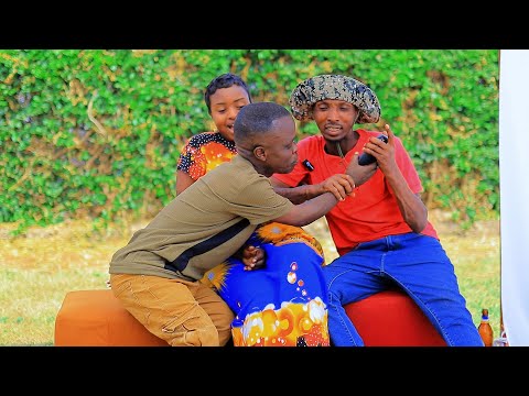 Yaka Nanzovu Baribarwaniye Mukiganiro Abakobwa Beza Bagurisha Imipuri Lynda Ngo Bamukuye Muri Miss