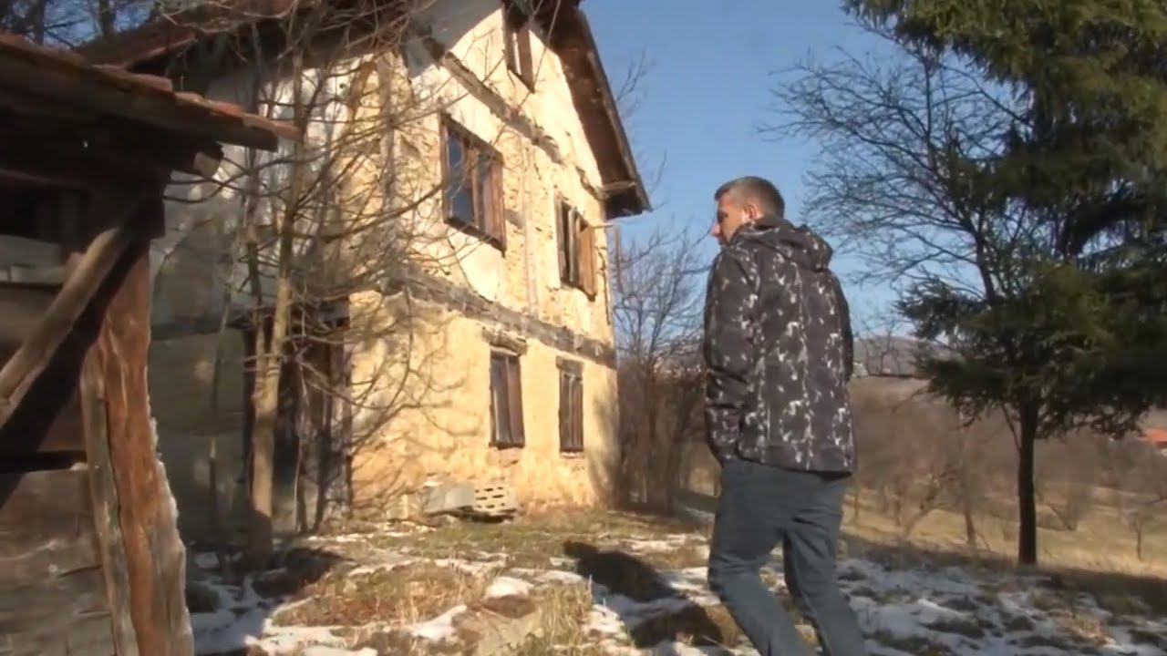 U SELU VISE NEMA NIKOG SEM USPOMENE KOJA ME VEŽE