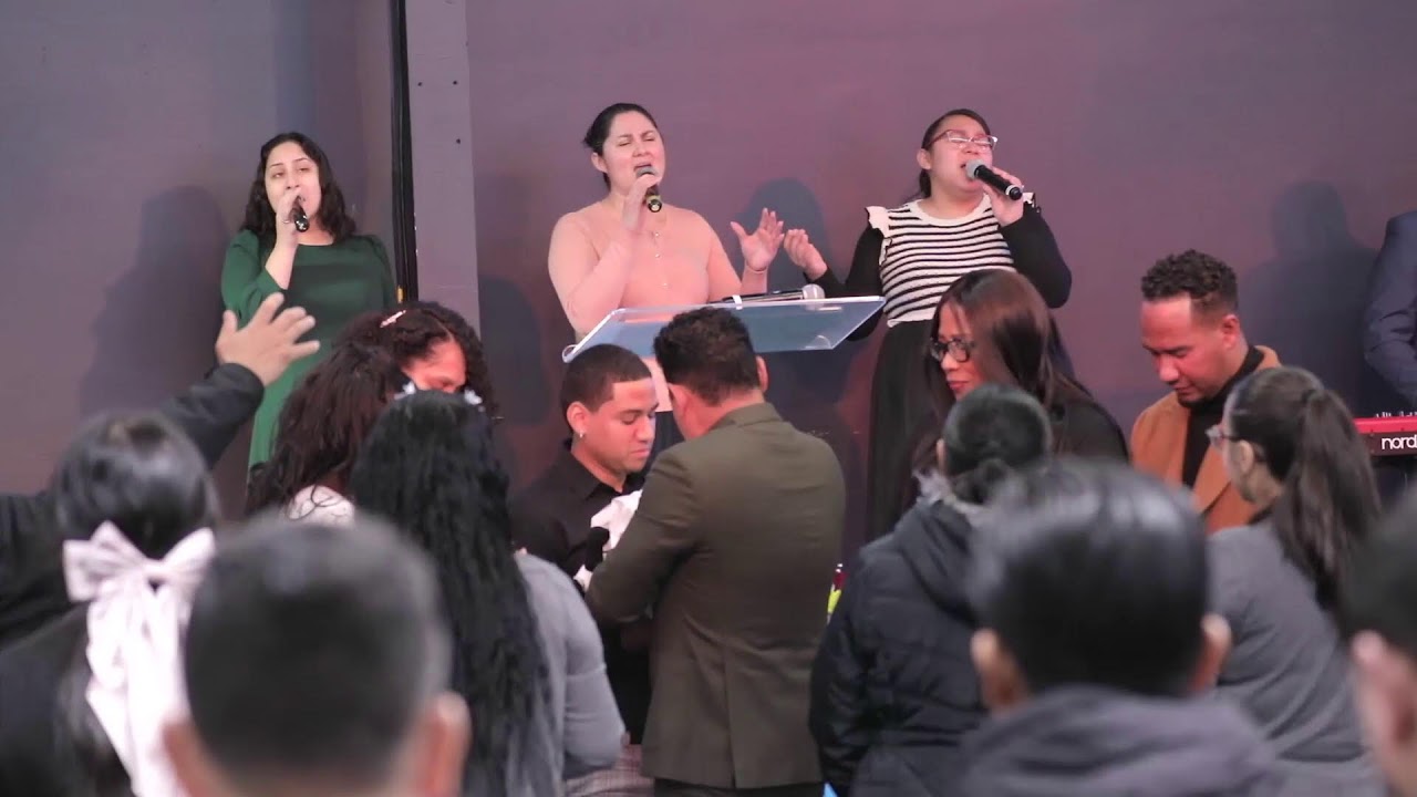 Bienvenidos A Nuestro  Servicio Dominical