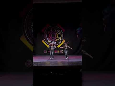 Adela bors- New