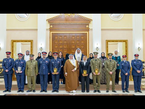 سمو ولي العهد رئيس مجلس الوزراء يلتقي أصحاب الأفكار ال12 من مسابقة الابتكار الحكومي فكرة