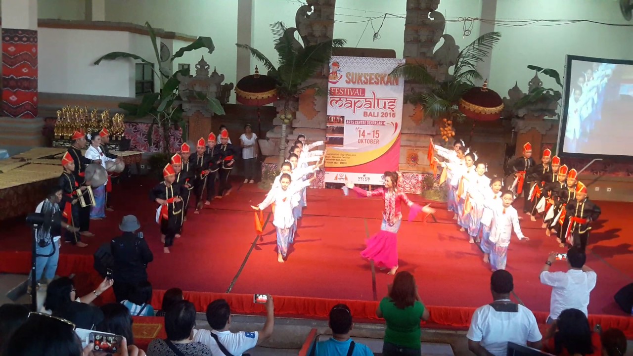 Lomba festifal mapalus bali (sd gmim 05 manado)