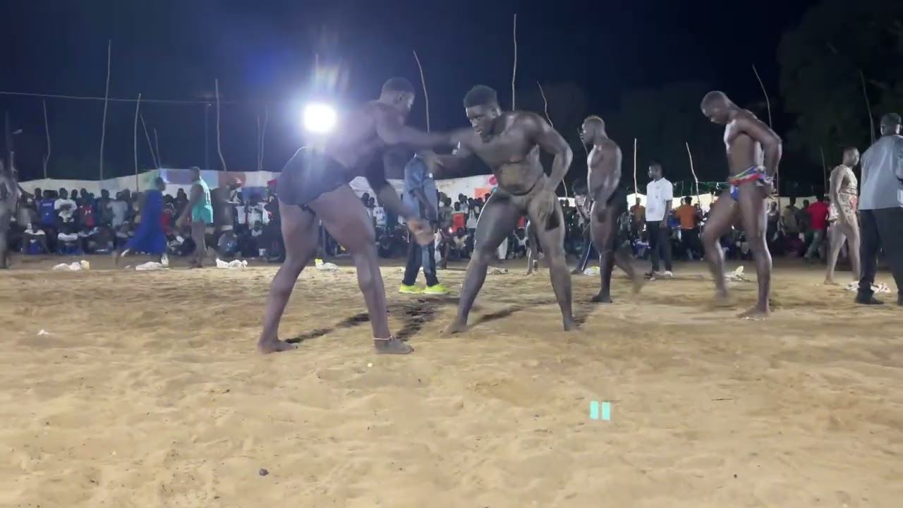 PREMIÈRE COMBAT NDIACK SÉNE ÉCRASE SON ADVERSAIRE À MBOUR LE 26 JUILLET 2025