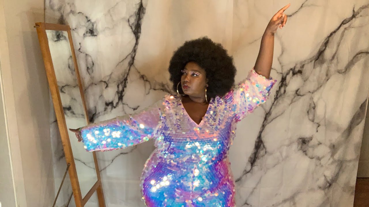 Plus Size Halloween Costumes | plus size 70’s look