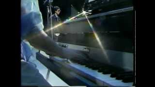 難波弘之＆センス・オブ・ワンダー 夢せぬ夢を - YouTube