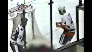 Maple Leafs - Islanders rough stuff 4/8/81
