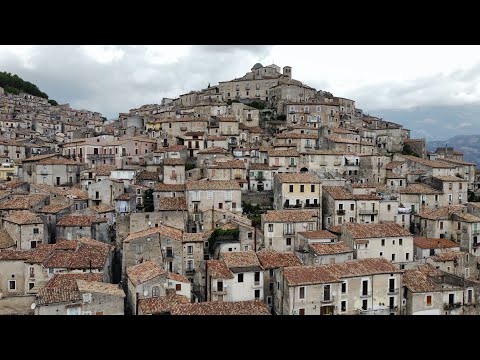 A MOUNTAIN MADE OF HOUSES | MORANO CALABRO