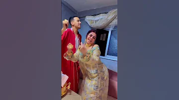 شيخة عصام مع أمه حفل اغاني شعبي مغربي في منزل 2025 KAMILIA CHIBI 