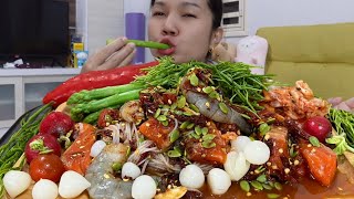 ตำซั่วแซลมอนกุ้งสดถาดใหญ่ ยอดชะอมหน่อไม้ฝรั่งอวบใหญ่แซ่บถูกใจ|wern woei