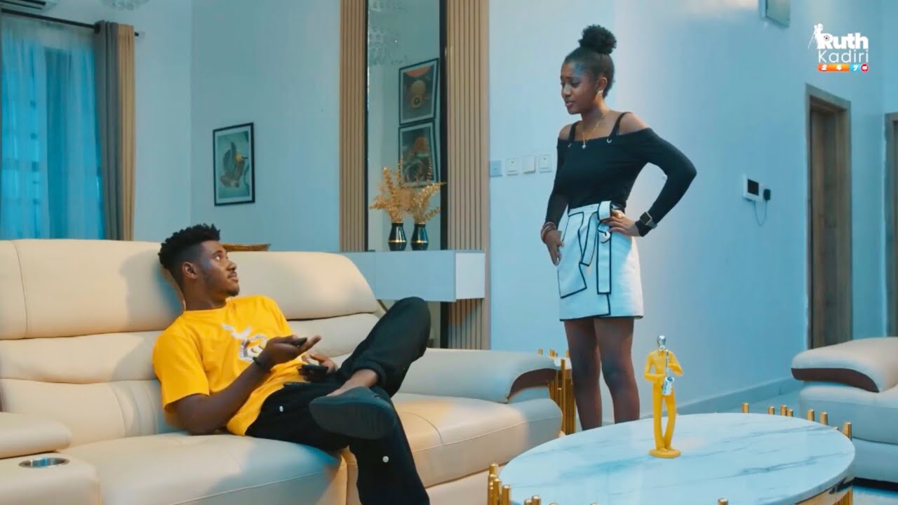 DEMU ANAWIVU SANA HATAKI BABA YAKE AWE NA MPENZI MPYA BAADA YA MAMA YAKE KUFARIKI ANAFANYA HIVI DU!?