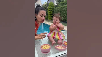 Çok Açım Teyzoşşlar Kimin Evine Makarna Patates Yemeye Geliyimm Baby Funny Fun Family 
