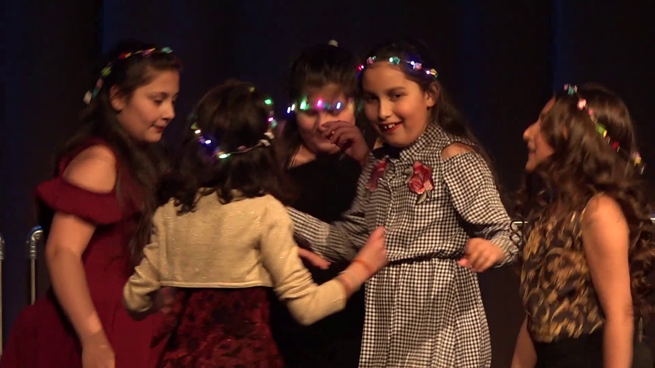 Firs Primary Roma Dance