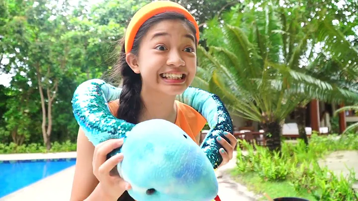 KAYCEE & RACHEL AND THEIR ADVENTURE WITH TOYS AT T...