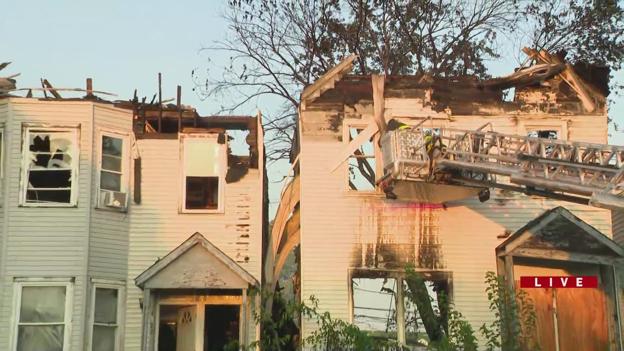 7 buildings damaged in Fuller Park fire, 8 people displaced