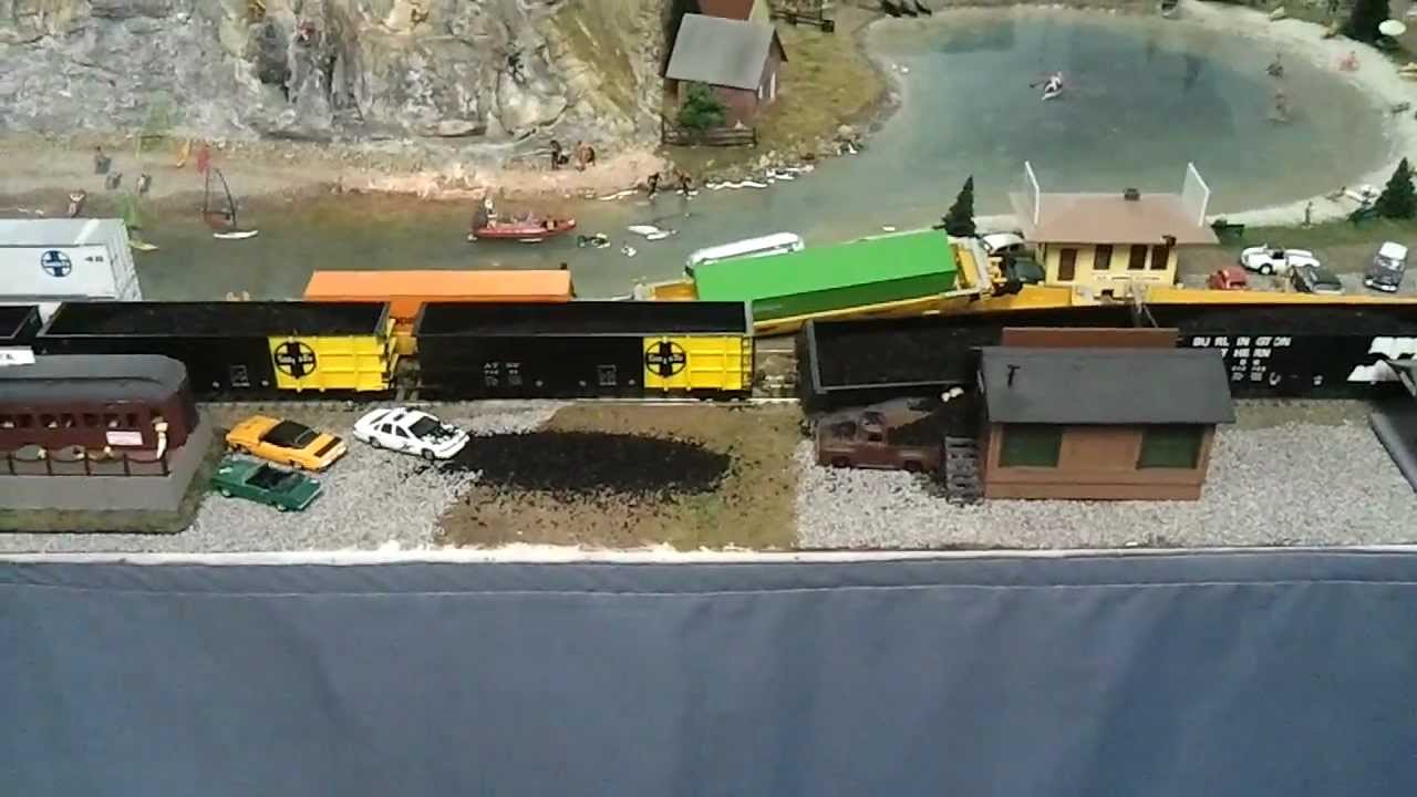 INSHOME HO model railroad crash (Unedited) - YouTube